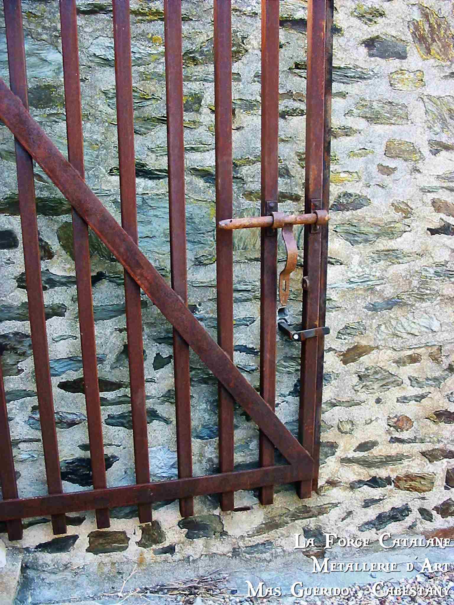 portail fort saint elme collioure travail forge ancienne 2  forge catalane.jpg
